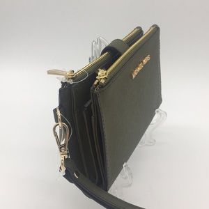 MICHAEL KORS LG DOUBLE ZIP WRISTLET DUFFLE